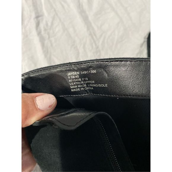 BCBG SUEDE BLACK HEELS ANKLE BOOTS - Picture 8 of 10